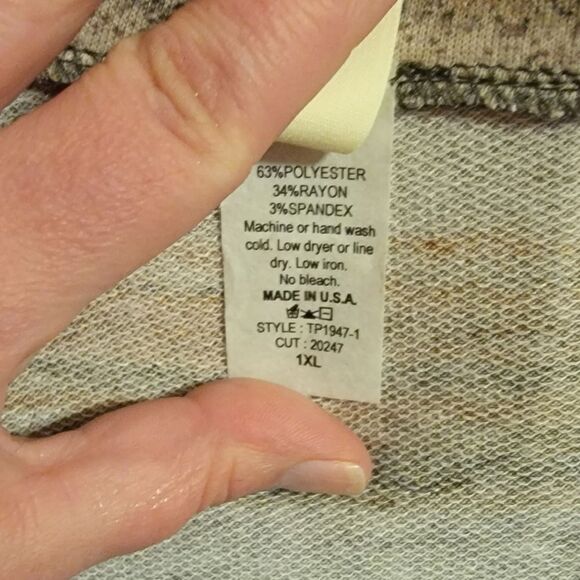 Women's 1XL V Neck Long Sleeve NWOT - Picture 5 of 5